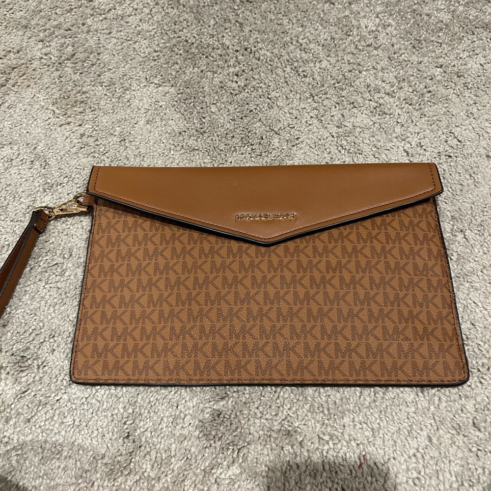 Michael Kors Wristlet